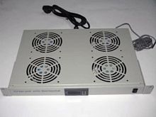 картинка Полка вентиляторная 19",1U/4 вентилятора c термостатом серая от магазина Интерком-НН