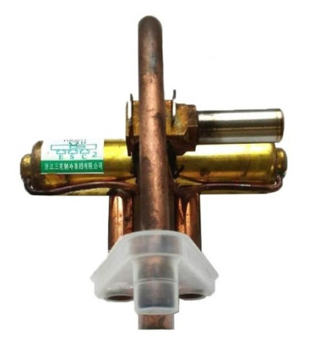 картинка Panasonic CWB001055 Четырехходовой клапан внешнего блока кондиционера CU-A9HKD, CU-PA7GKD, CU-A9JKD от магазина Интерком-НН фото 2